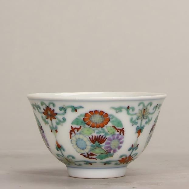 A piece of Qing Yongzheng Doucai Tuanju tea round: Qing Yongzheng Doucai Tuanju tea round SIZE: H:3.4cm Mouth D:6.3cm (The Dimensions Of All Batches Are Manually Measured.If You Need More Detailed Information, Please Contact Our Customer Service Befor
