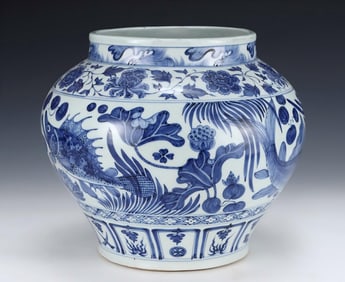 A large jar of broccoli algae pattern in the Yuan Dynasty