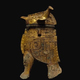 A Warring States bronze gilt golden eagle