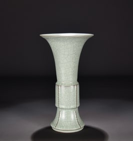 A Song official kiln pink celadon flower cup