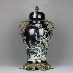 A pastel phoenix-patterned copper lace amphora jar