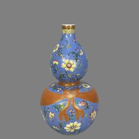 A pastel flower flower with gold painted streamer gourd bottle made in the Qianlong period of the