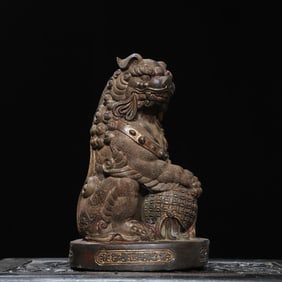 A piece of copper clay gold copywriting ornament beast lion ornament