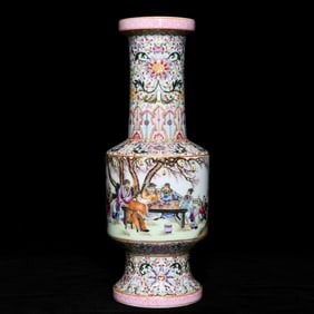 A Qing Qianlong pastel peach forest night banquet pattern mallet bottle