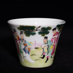 A Qing Yongzheng pastel figure cup