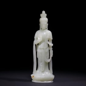 A Qing Dynasty free Guanyin statue ornament