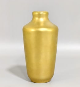 A Qing Dynasty Qianlong Jindi snuff bottle