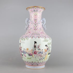 An amphora of Qing Qianlong pastel gold-painted figures