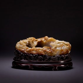A jade crouching tiger, hidden dragon ornament