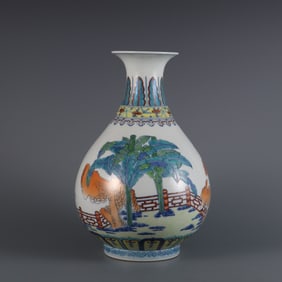 A spring vase made in the Qianlong period of the Qing Dynasty