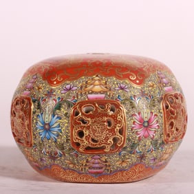 A Qing Qianlong pastel ancient Yuexuan gold-painted vein pillow