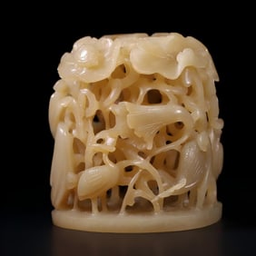 A piece of Qing Dynasty Tian Yu all the way to the top of the stove