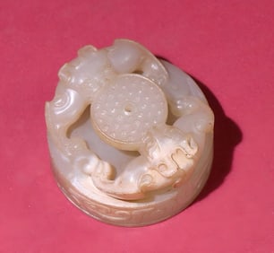 A white jade dragon jade from the Han Dynasty