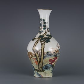 A pastel pine deer and spring pattern vase made in the Qianlong period of the Qing Dynasty