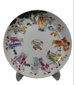 A plate of the twelve flower gods of the Qing Dynasty