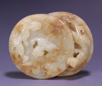 A Hetian jade dragon pattern double
