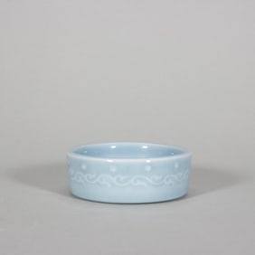 A piece of Qing Qianlong sky blue glaze cross pestle washed
