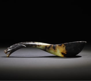A dragon head spoon ceremonial vessel of the Qing Dynasty