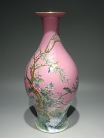 A piece of Qing Yongzheng pastel palace powder ground rolling road pattern flower and bird poetry