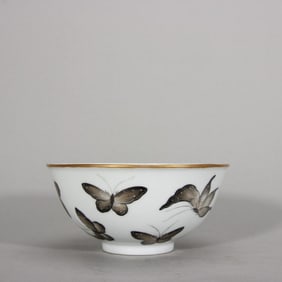 A clear and bright ink color hundred butterfly bowl