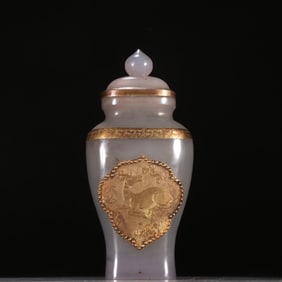 A Liao agate gold deer pattern bottle