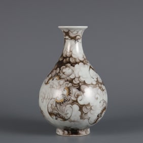 A spring vase made in the Yongzheng era of the Qing Dynasty