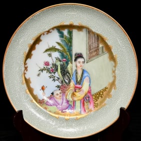 A Qing Qianlong enamel gilt lady's band pattern plate