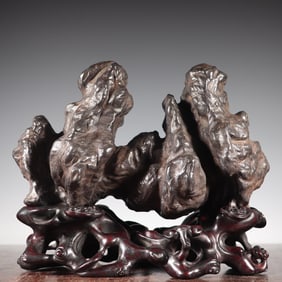 A Lingbi Shishanzi ornament