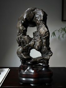 A piece of Taihu Lake stone Yunshan Miaodong study ornament