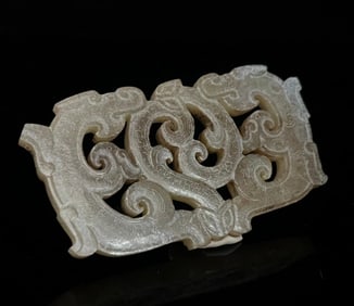 A Hetian jade dragon pendant from the Han Dynasty
