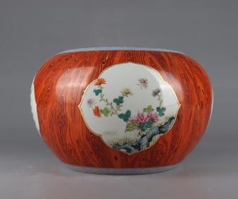 A piece of Qing Qianlong wood grain window pastel flower washing
