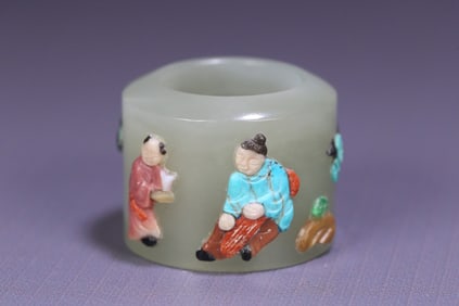 A piece of Qing Dynasty Hetian jade treasure embedded character story finger
