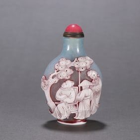 A clear glass character story snuff bottle