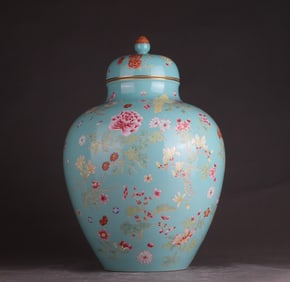 A Qing Qianlong colorful turquoise green background gold-painted hundred flower lid jar