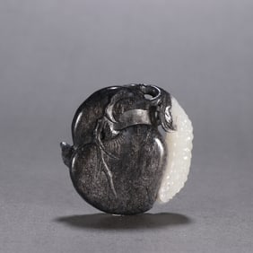 One piece of blue and white seed material three more carvings