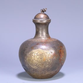 A Liao gold sterling silver lotus pattern bottle