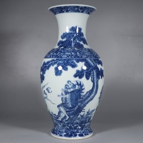 A blue and white flower and bird character story pattern Guanyin vase
