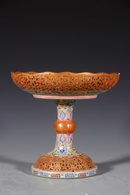 A Qing Qianlong hollow ancient Yuexuan lotus fruit pot