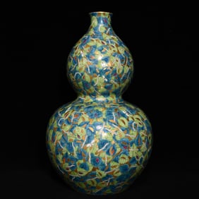 A Qing Qianlong gold pastel mulberry silkworm picture gourd bottle