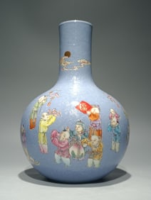A piece of Qing Jiaqing style pastel blue ground rolled road pattern baby play picture sky ball