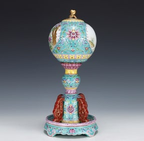 A piece of Qing Yongzheng enamel colored turquoise green glaze flower and bird official hat holder