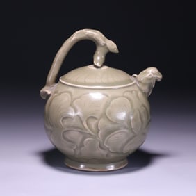 A Song Dynasty Yaozhou kiln peony pattern inverted pot