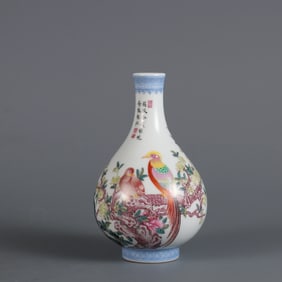 A Qing Qianlong era enamel brocade chicken peony pattern gall bottle
