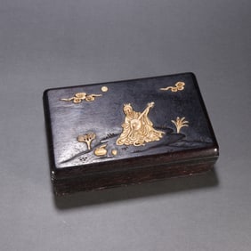 A rosewood toothed figure cover box