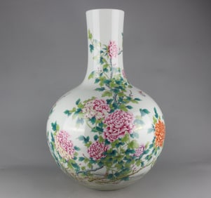 A Qing Qianlong pastel flower poetry Tianqiu vase