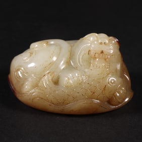 A jade beast ornament of the Qing Dynasty
