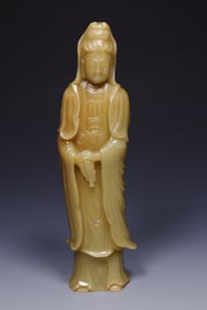A statue of Tian Huangyu dripping water Guanyin station in the Qing Dynasty