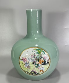 A piece of Qianlong year of the Qing Dynasty bean blue glaze three-sided window pastel baby play