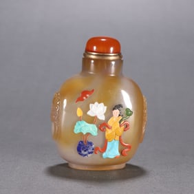 A snuff bottle of Qing agate embedded with a hundred treasures of character stories