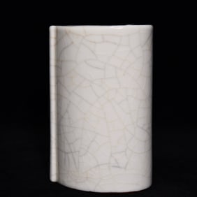 A Qing Qianlong Ge glaze gold-painted poetry pen holder